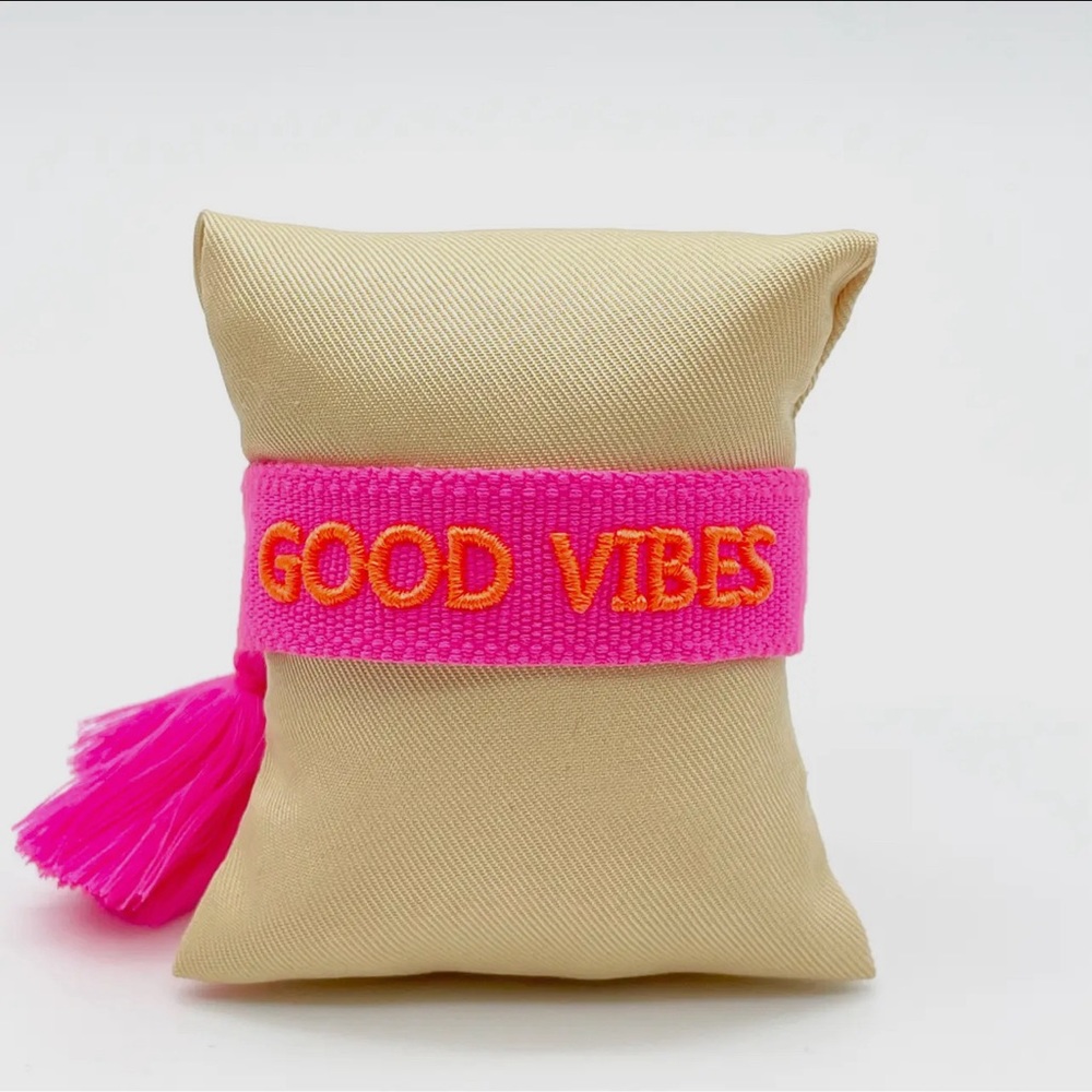 Good Vibes Hot Pink & Orange Woven Bracelet - Picture 2 of 2